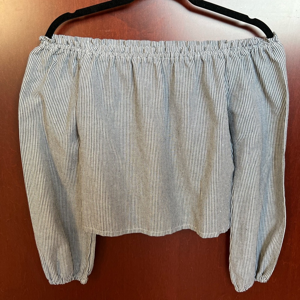 Brandy Melville Shoulder Top